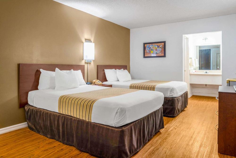 Double Room with Two Double Beds - Non-Smoking interior